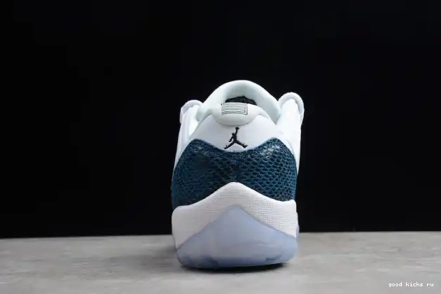 Blue Air Navy 11 Snakeskin CD6846-102 Jordan Low 0503
